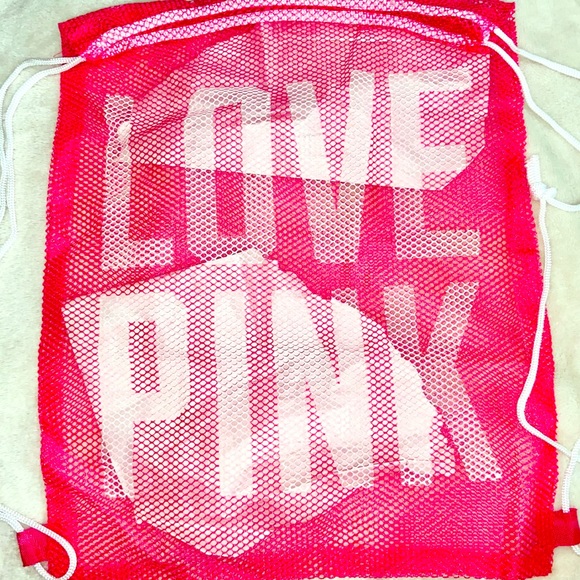 VS Pink—Pink got spirit! - Picture 2 of 4